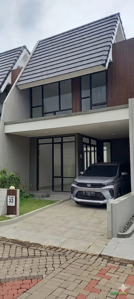RUMAH DI KONTRAKAN METLAND TRANSYOGI 