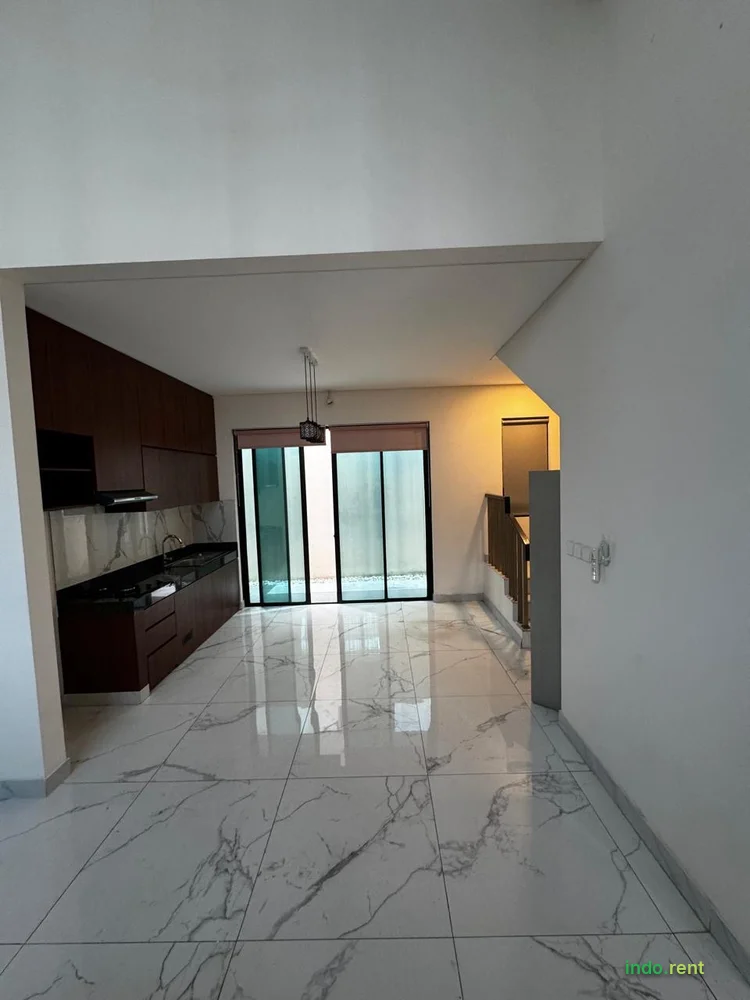 Disewakan rumah di jgc cluster samayang jaktim 3