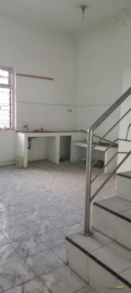 DIKONTRAKKAN RUKO 2LT.JL.SUNGAI POSO TANPA PERANTARA 3