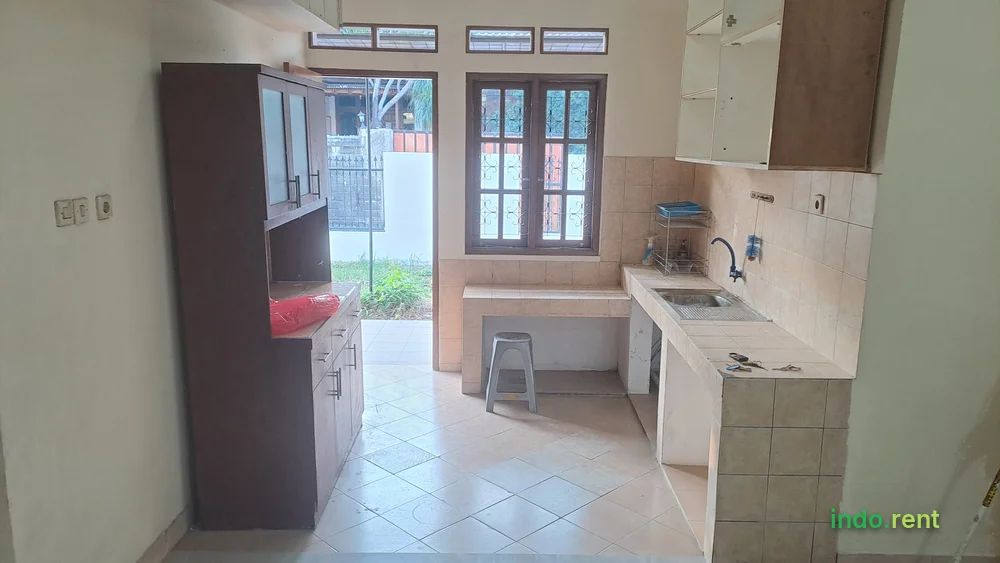 Rumah 1 lantai dg halaman luas LT/LB 290/150 m² 3
