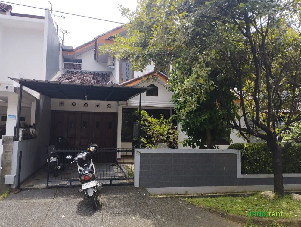 Dikontrakan Cepat Rumah 3 Kamar di Taman Century 1 Bekasi 100 meter Gerbang Tol dan Stasiun LRT 2