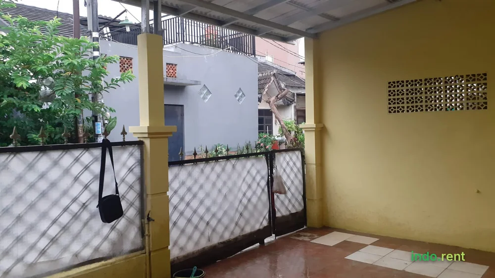Sewa Rumah Strategis di Taman Fasco, dekat tol BSD