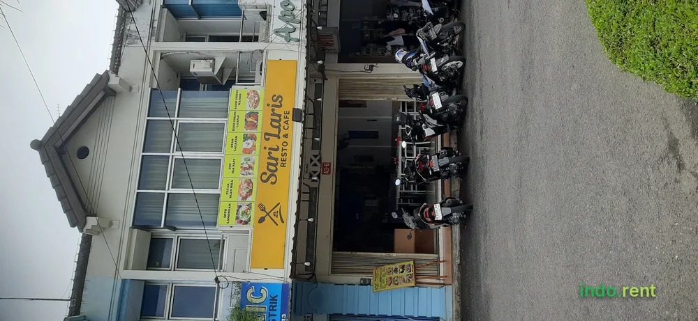 Disewakan Ruko 3 Lante, terletak dikawasan padat pemukiman di apit oleh Apotik dan Bank Pemerintah