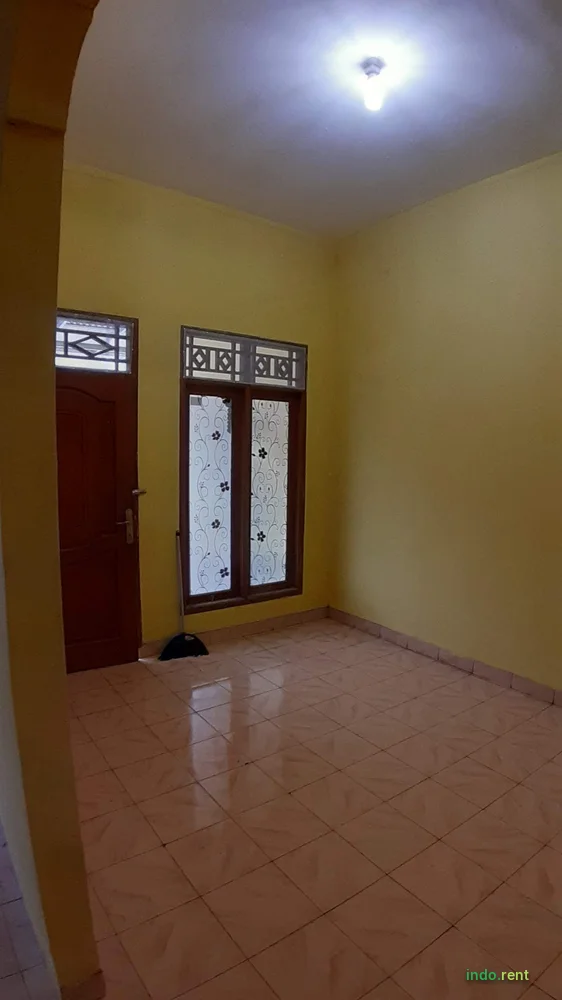 Sewa Rumah Strategis di Taman Fasco, dekat tol BSD 2