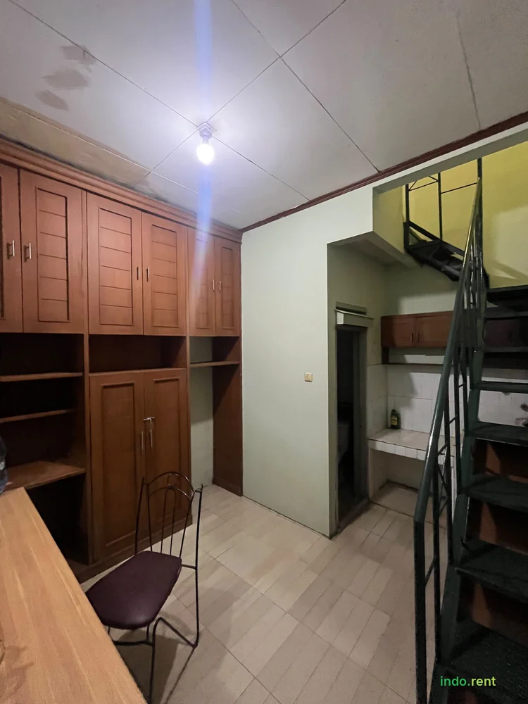 Kontrakan 2 Lt Tebet Jakarta Selatan 2