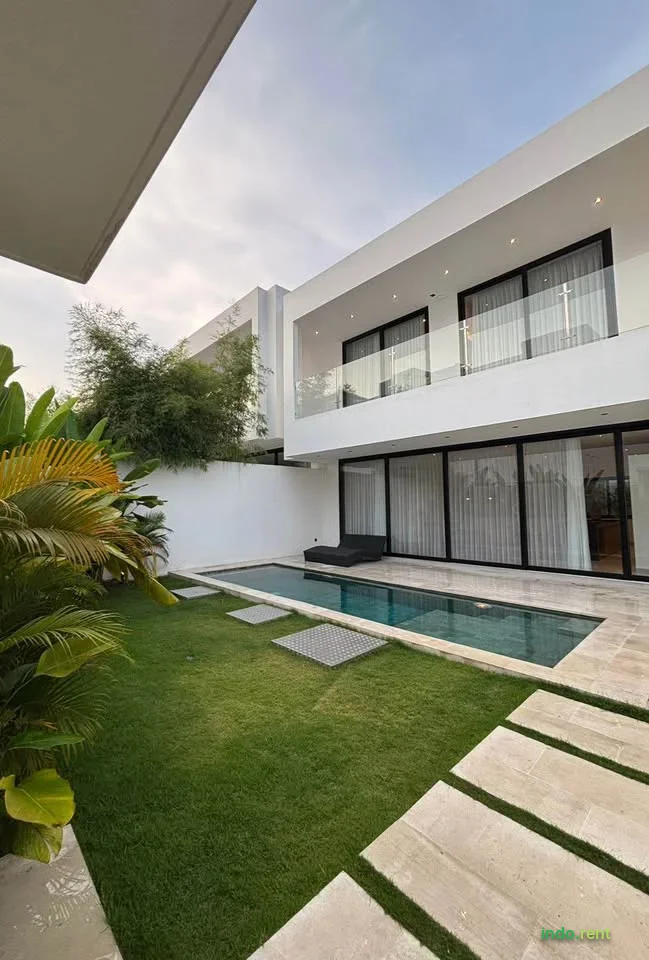 2 Beds 3 Baths - House